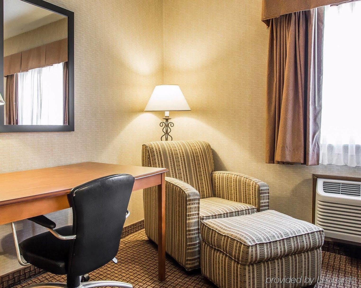 Days Inn By Wyndham Sidney Oh Exterior foto